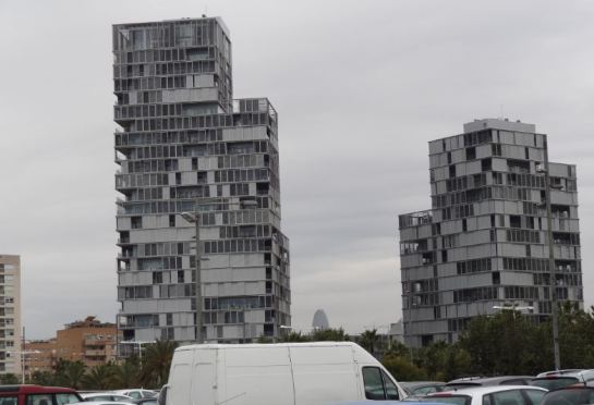Residential towers near Diagonal Mar in Barcelona, FAR 1,7 on cadastral parcel