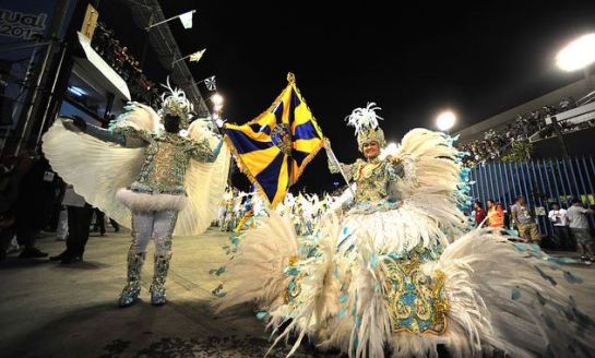 2013 parade in the Sambodromo. Image by Fora do Eixo, http://www.flickr.com/photos/foradoeixo/8462879433/