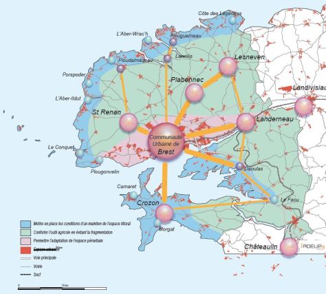 Brest's regional development scheme basic layout: a special relevance is given to the conservation of the coastal band and to the survival of the traditional farmland. urban growth must follow a set of rules, being directed towards a linear expansion of the main city along the northern shore of the bay